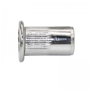 porcas rebitadas serrilhadas de cabeça chata em aço inoxidável